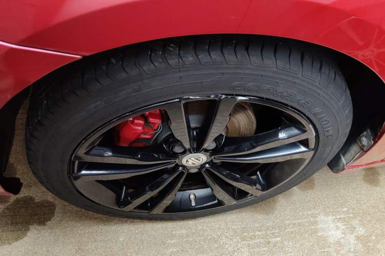 Used MG 6 2019 20T Automatic Trophy Racing Edition + Sporty Rear Exhaust Racing Kit Left Front Wheel Hub