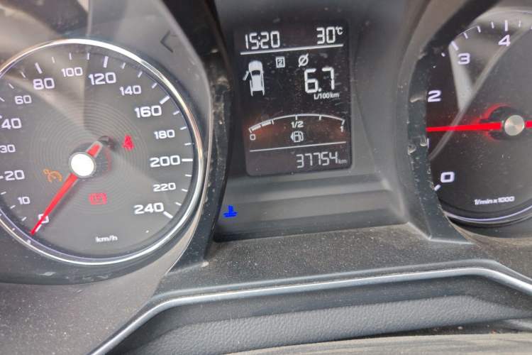 Used MG 6 2019 20T Manual Sport Edition Odometer Close Up