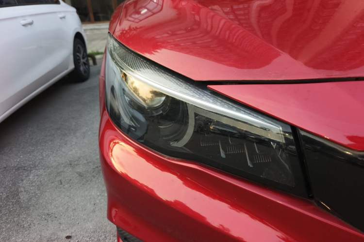 Used MG 6 2019 20T Automatic Trophy Racing Edition + Sporty Rear Exhaust Racing Kit Right Front Headlight