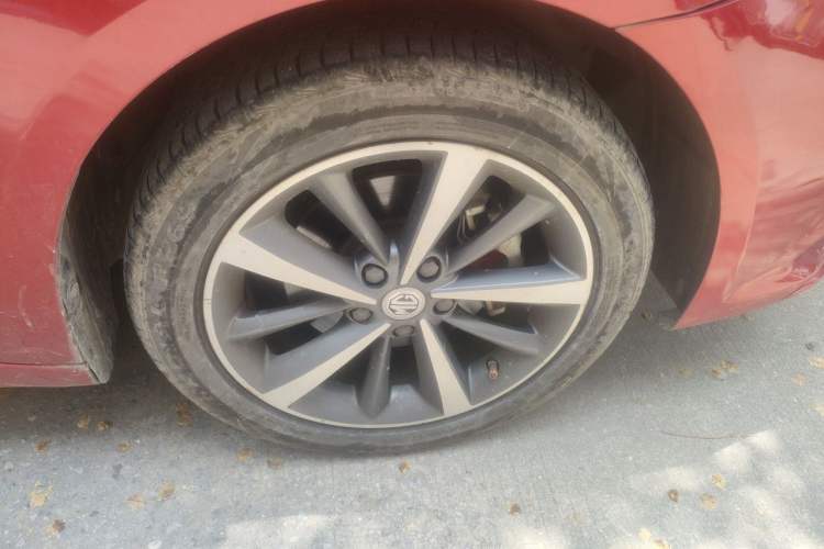 Used MG 6 2019 20T Automatic Starlight Edition Right Front Wheel Hub