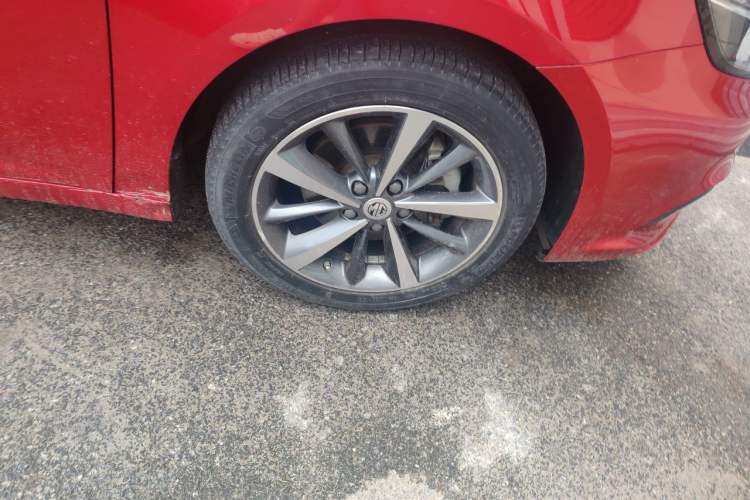 Used MG 6 2019 20T Automatic Starlight Edition Right Front Wheel Hub