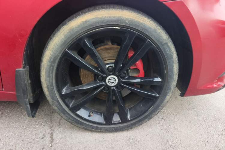 Used MG 6 2019 20T Automatic Trophy Racing Edition + Sporty Rear Exhaust Racing Kit Right Front Wheel Hub