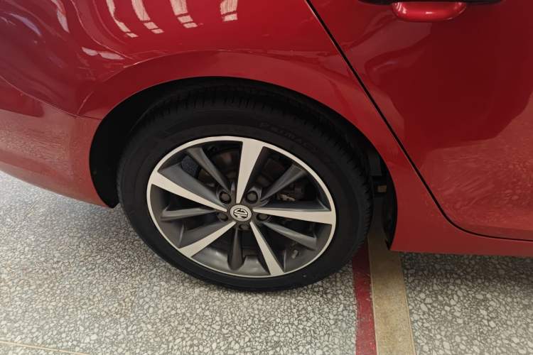 Used MG 6 2019 20T Automatic Starlight Edition Right Rear Wheel Hub