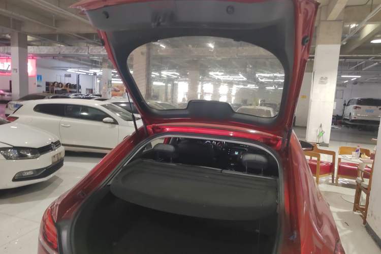 Used MG 6 2019 20T Manual Sport Edition Trunk
