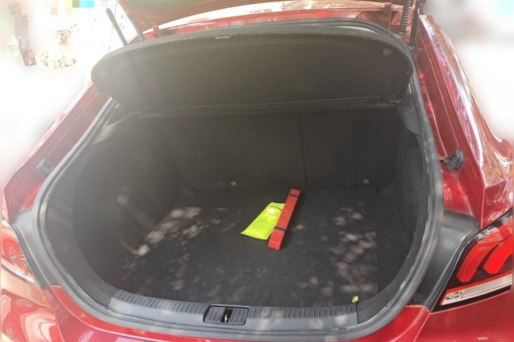 Used MG 6 2019 20T Automatic Starlight Edition Trunk