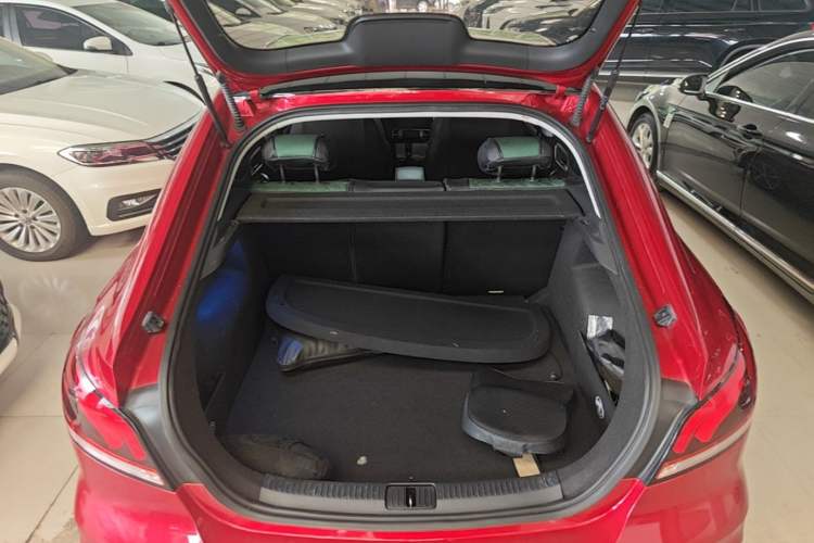 Used MG 6 2019 20T Automatic Starlight Edition Trunk