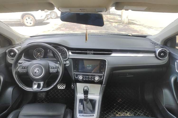 Used MG 6 2019 20T Automatic Sport Edition Center Console