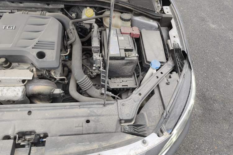 Used MG 6 2019 20T Automatic Starlight Edition Engine Bay Left