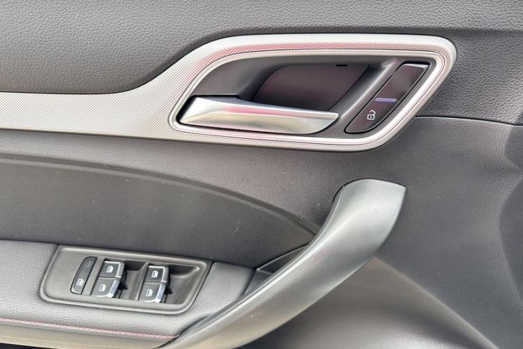Used MG 6 2019 20T Automatic Starlight Edition Interior 9