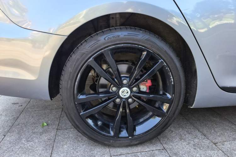 Used MG 6 2019 20T Automatic Trophy 10th Anniversary Edition Right Rear Wheel Hub