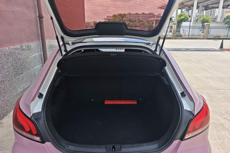 Used MG 6 2019 20T Automatic Sport Edition Trunk