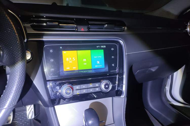 Used MG 6 2019 20T Automatic Sport Edition Audio And AC Panel