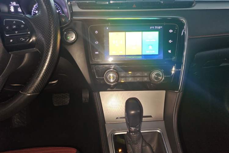 Used MG 6 2019 20T Automatic Starlight Edition Audio And AC Panel