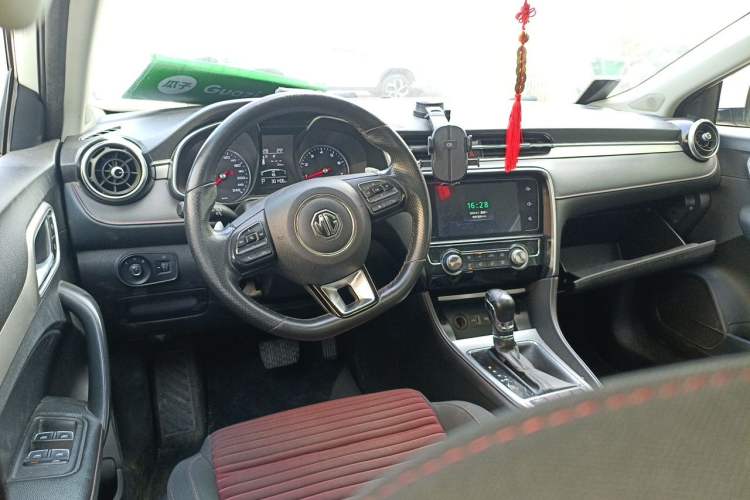 Used MG 6 2019 20T Automatic Starlight Edition Center Console