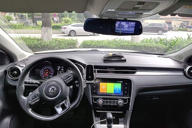 Used MG 6 2019 20T Automatic Starlight Edition Center Console