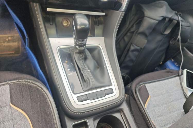 Used MG 6 2019 20T Automatic Sport Edition Gear Lever
