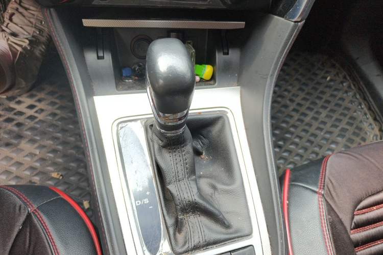 Used MG 6 2019 20T Automatic Starlight Edition Gear Lever