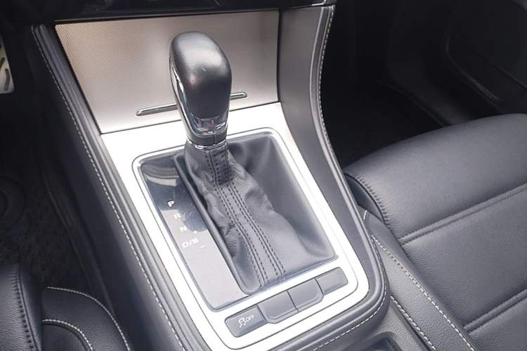 Used MG 6 2019 20T Automatic Sport Edition Gear Lever