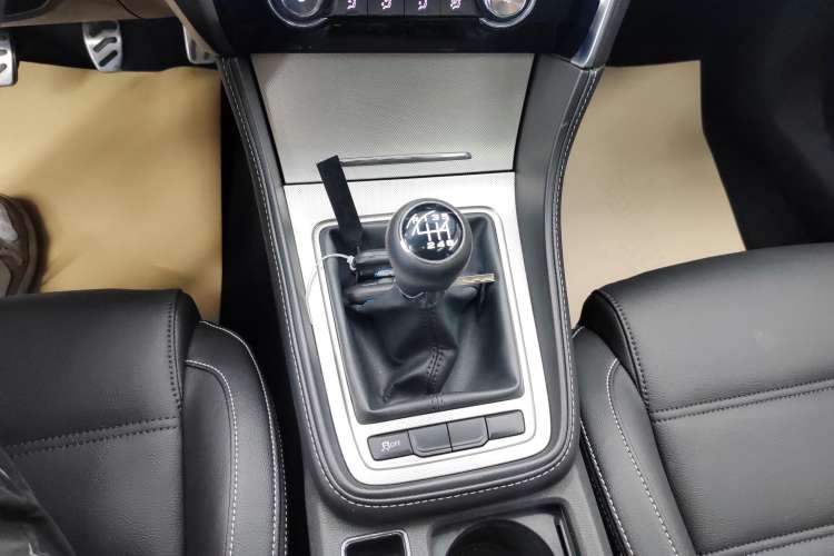 Used MG 6 2019 20T Manual Sport Edition Gear Lever