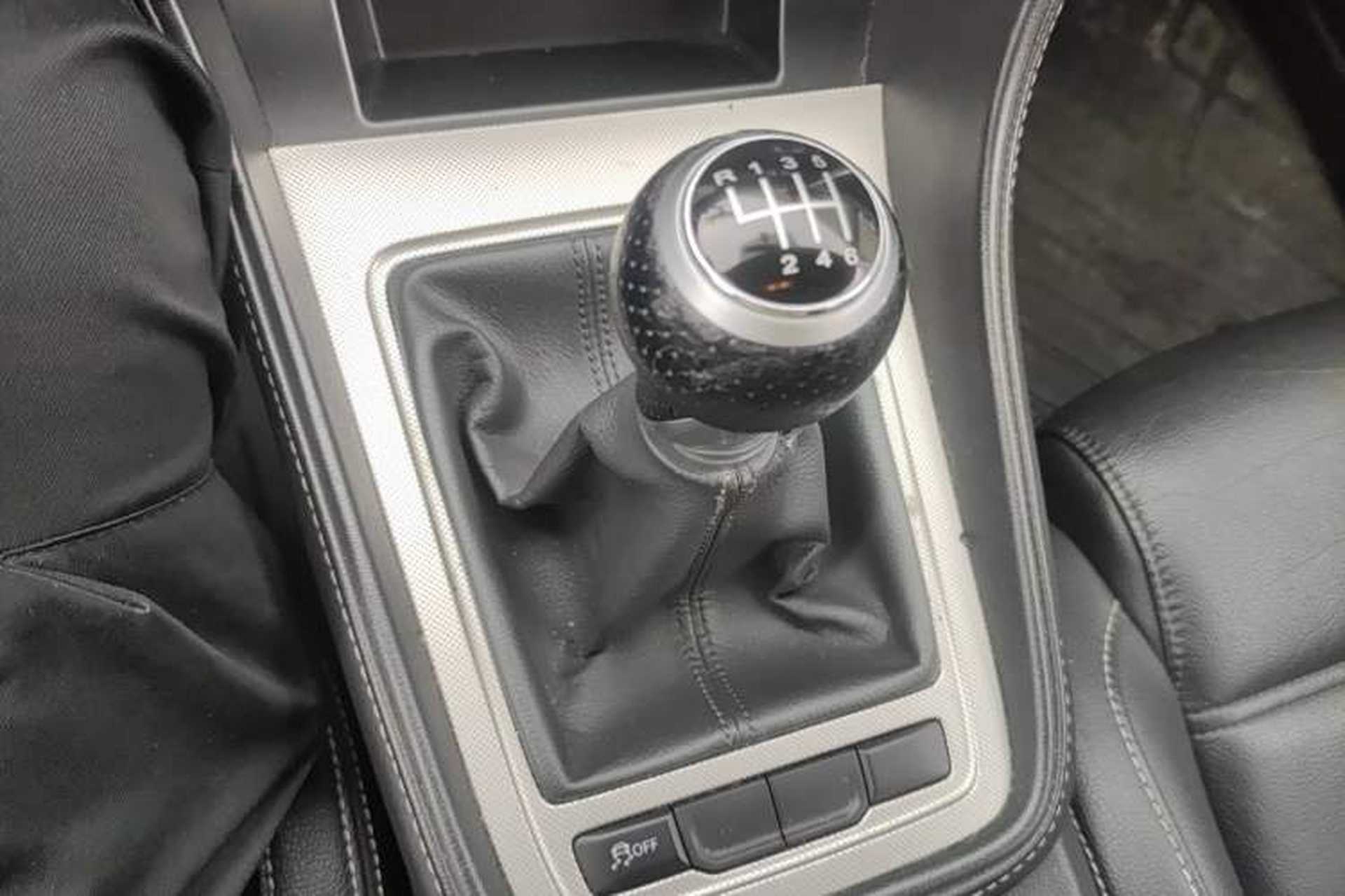 Used MG 6 2019 20T Manual Sport Edition Gear Lever