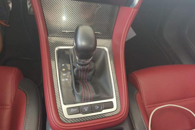 Used MG 6 2019 20T Automatic Trophy Competition Edition + BOSE Luxury Sound System Package Gear Lever