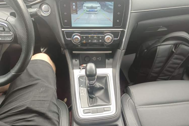 Used MG 6 2019 20T Automatic Sport Edition Gear Lever