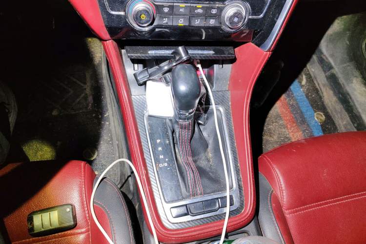 Used MG 6 2019 20T Automatic Trophy 10th Anniversary Edition Gear Lever
