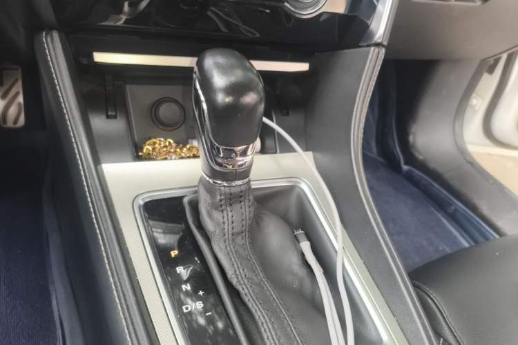Used MG 6 2019 20T Automatic Sport Edition Gear Lever