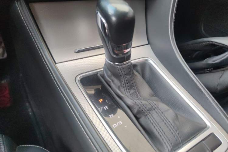 Used MG 6 2019 20T Automatic Sport Edition Gear Lever