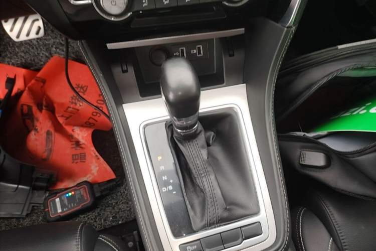 Used MG 6 2019 20T Automatic Sport Edition Gear Lever