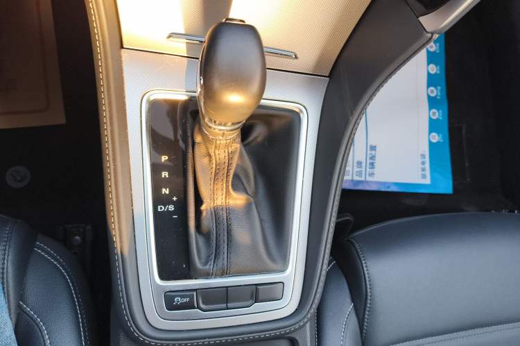 Used MG 6 2019 20T Automatic Sport Edition Gear Lever