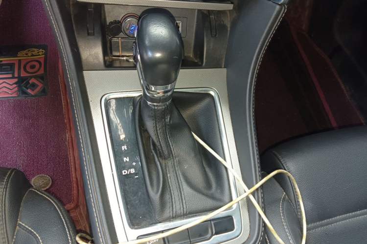 Used MG 6 2019 20T Automatic Sport Edition Gear Lever
