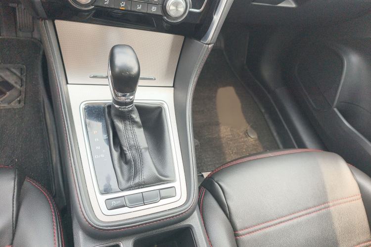 Used MG 6 2019 20T Automatic Starlight Edition Gear Lever