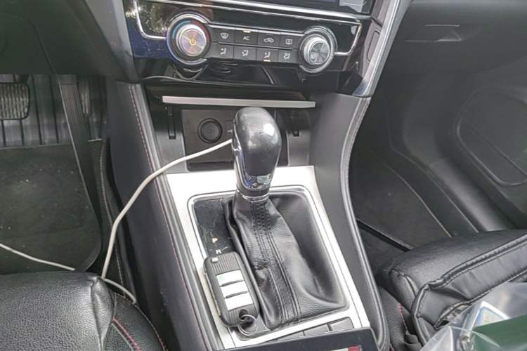 Used MG 6 2019 20T Automatic Starlight Edition Gear Lever