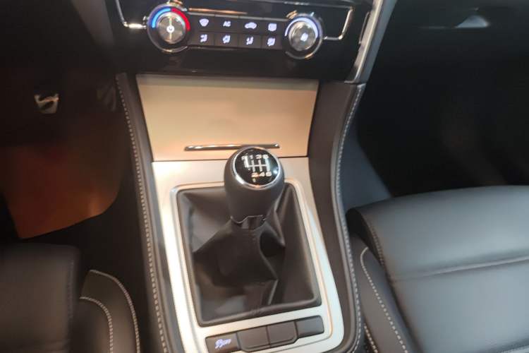 Used MG 6 2019 20T Manual Sport Edition Interior 6