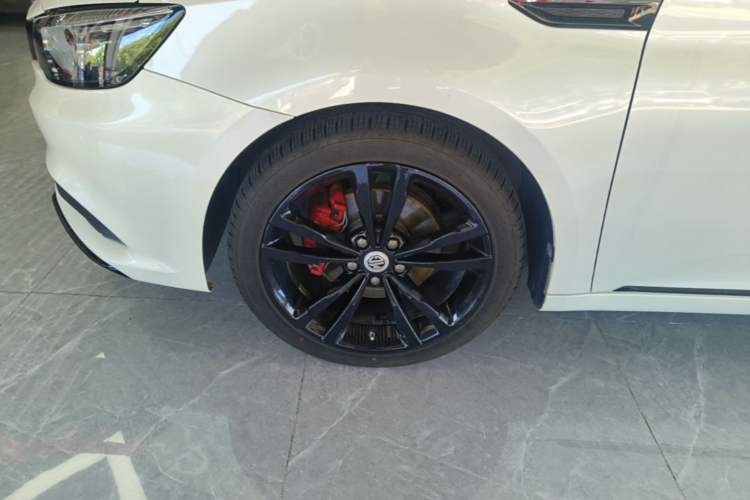 Used MG 6 2019 20T Automatic Trophy Competition Edition + BOSE Luxury Sound System Package Left Front Wheel Hub