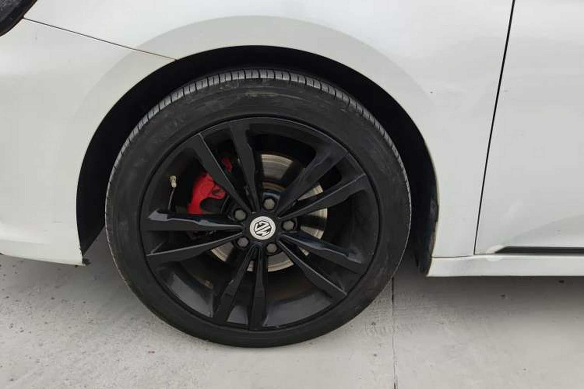 Used MG 6 2019 20T Automatic Trophy Competition Edition + BOSE Luxury Sound System Package Left Front Wheel Hub