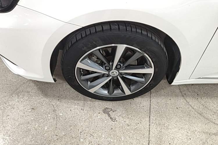 Used MG 6 2019 20T Automatic Sport Edition Left Front Wheel Hub