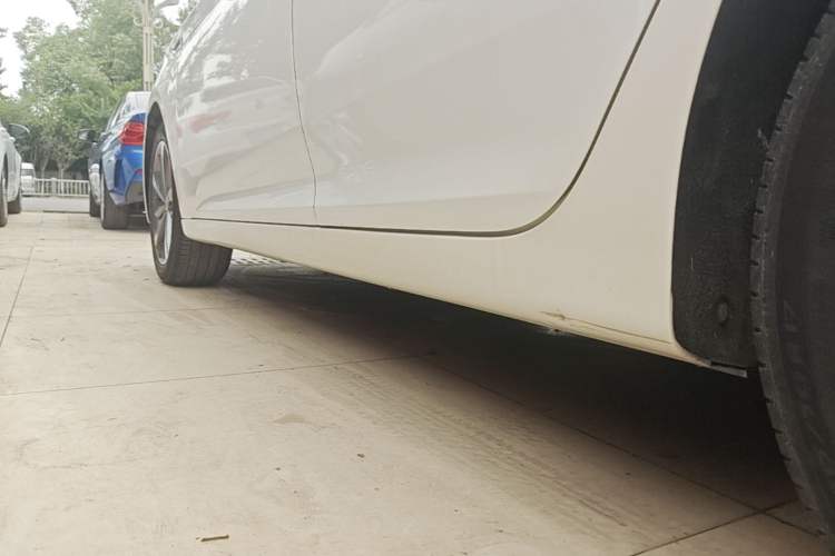 Used MG 6 2019 20T Automatic Starlight Edition Left Side Sill