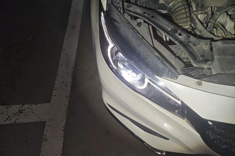 Used MG 6 2019 20T Automatic Trophy Competition Edition + BOSE Luxury Sound System Package Right Front Headlight
