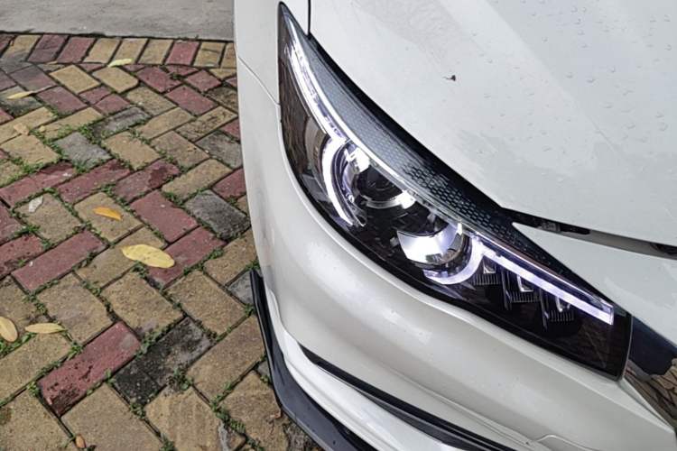 Used MG 6 2019 20T Automatic Starlight Edition Right Front Headlight