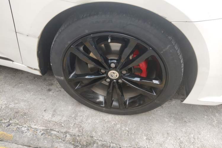 Used MG 6 2019 20T Automatic Trophy 10th Anniversary Edition Right Front Wheel Hub