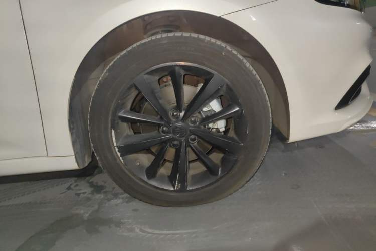 Used MG 6 2019 20T Automatic Starlight Edition Right Front Wheel Hub