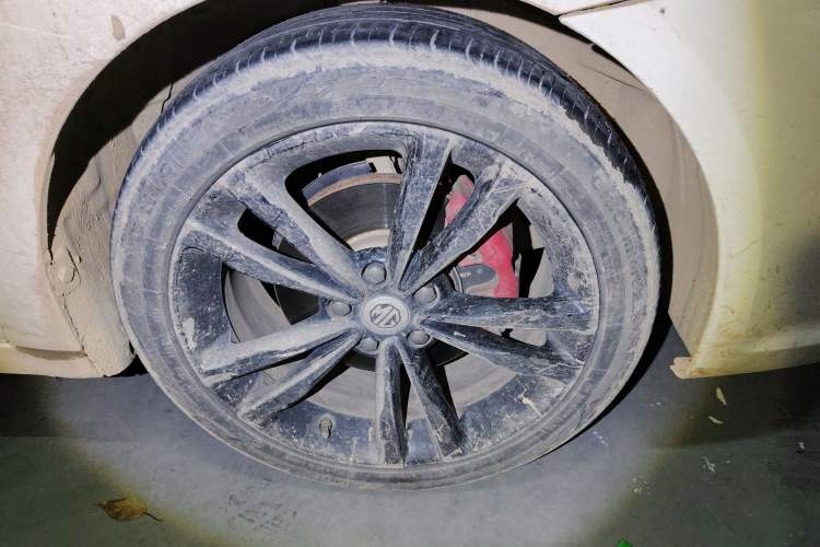 Used MG 6 2019 20T Automatic Trophy 10th Anniversary Edition Right Front Wheel Hub