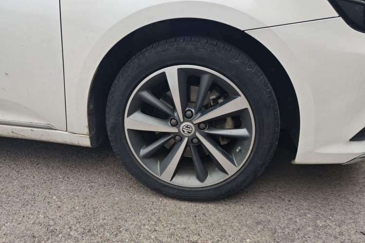 Used MG 6 2019 20T Automatic Sport Edition Right Front Wheel Hub