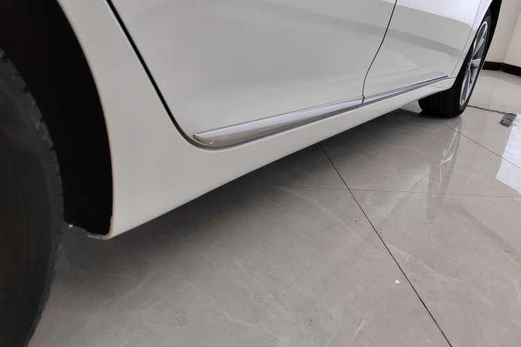 Used MG 6 2019 20T Manual Sport Edition Right Side Sill