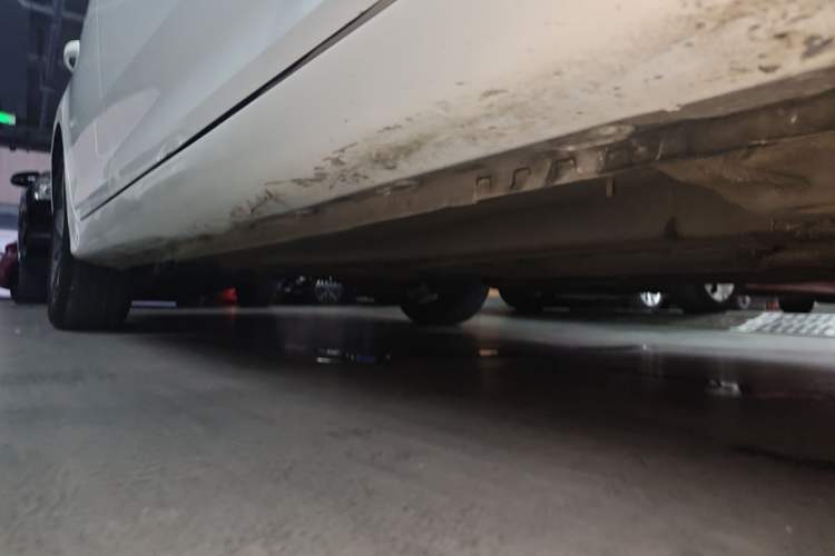 Used MG 6 2019 20T Automatic Starlight Edition Right Side Sill