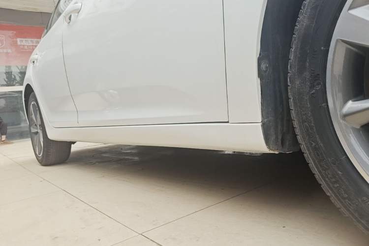 Used MG 6 2019 20T Automatic Starlight Edition Right Side Sill
