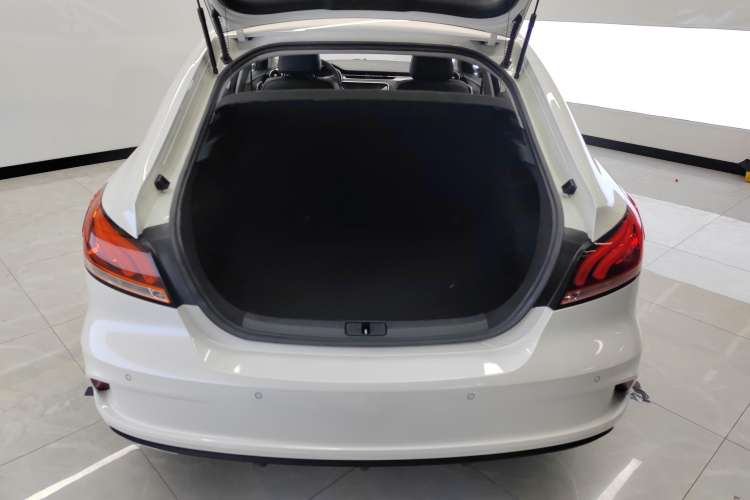 Used MG 6 2019 20T Manual Sport Edition Trunk