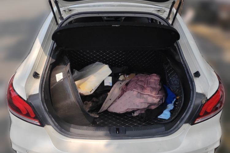 Used MG 6 2019 20T Manual Sport Edition Trunk
